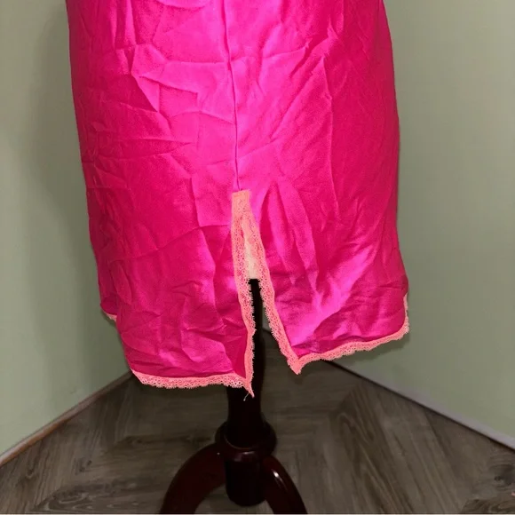 Victoria’s Secret Pink Satin Lace V-neck Chemise Open Back Fairy Women’s Sz L - Picture 5 of 8